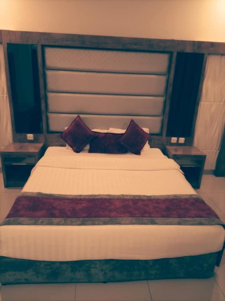 Al Makan Hotel by Al Azmy