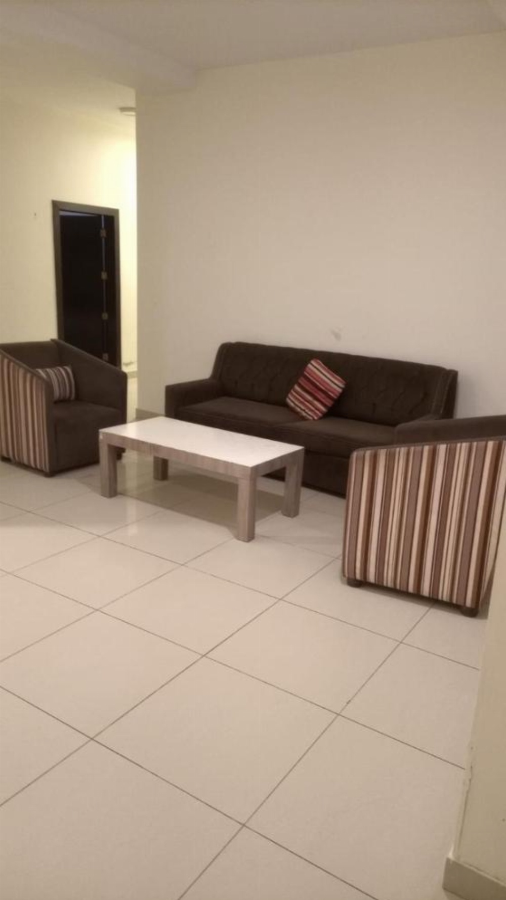 Al Makan Hotel by Al Azmy